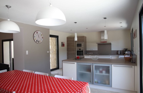 Armissan House | Character stone house with swimming pool 9km of beaches