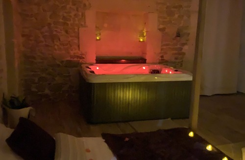 Milhaud Apartment | Character Suite ⭐️⭐️⭐️