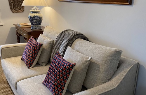 Eastwood Cottage | Character with a courtyard