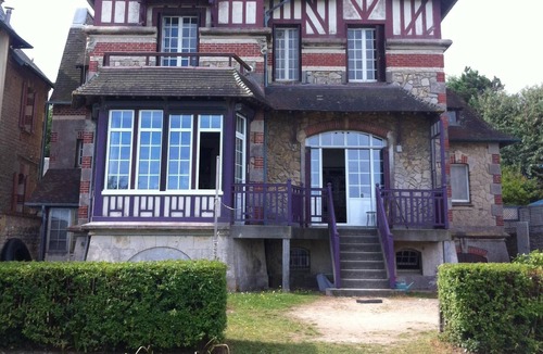 Hermanville-sur-Mer Villa | CHARACTERFUL VILLA WITH GARDEN ON THE SEAFRONT, direct beach access