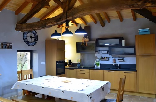 Bourg-de-Visa House | Characterful Cottage in Nature with Lake View, Private Pool & Wi-Fi