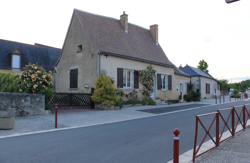 Pernay House | Characterful country house in a village of 1200 inhabitants.