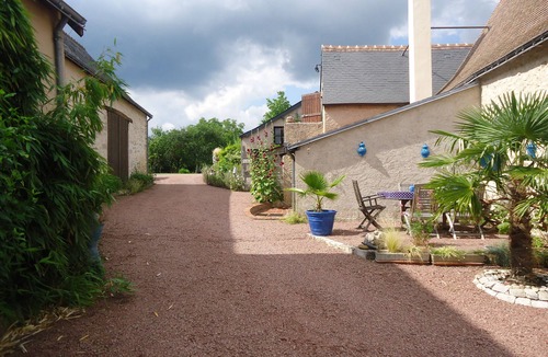 Pernay House | Characterful country house in a village of 1200 inhabitants.