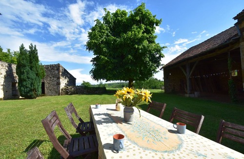 Montclera House | Characteristic holiday home with 4 ha grounds and lovely view.