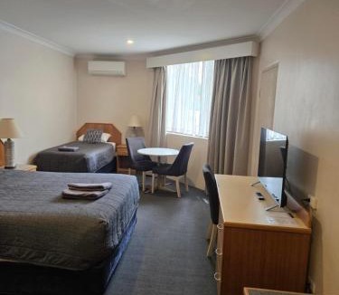 Singleton Hotel | Charbonnier Motor Inn