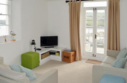 Salcombe House | Charborough House Apt 3