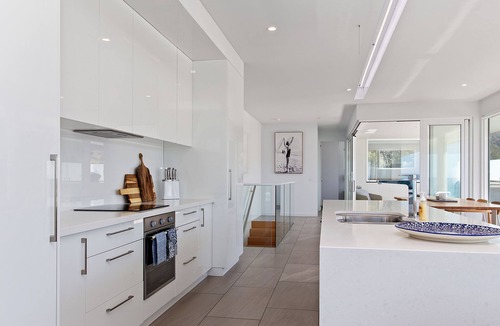 Apollo Bay House | Charinga on the Bay - Apollo Bay Ultimate Beachfront