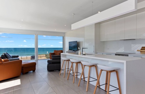 Apollo Bay House | Charinga on the Bay - Apollo Bay Ultimate Beachfront