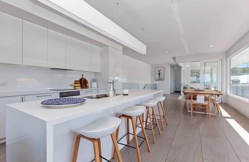 Apollo Bay House | Charinga on the Bay - Apollo Bay Ultimate Beachfront