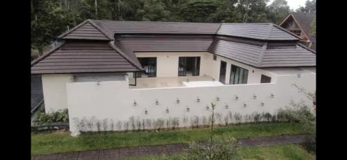 Bentong House | Charis Pool Villa 2 - 3 bedroom with Private Pool