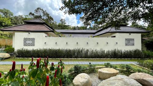 Bentong House | Charis Pool Villa 2 - 3 bedroom with Private Pool