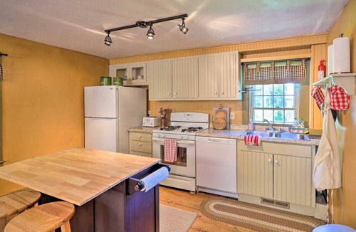 Hawley House | Charlemont Retreat w Fire Pit & EV Charger