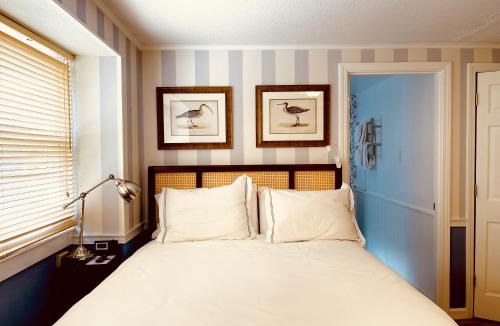 Vineyard Haven Bed & Breakfast | Charles and Charles MV