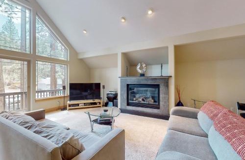 Sierra Tract House | Charles Charmer