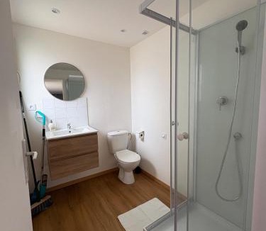 Castres Apartment | Charles de Gaulle lll - Independent Garden