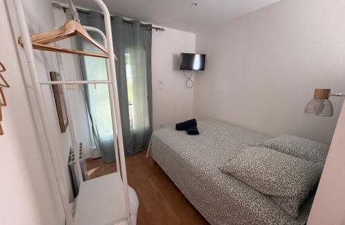 Castres Apartment | Charles de Gaulle lll - Independent Garden