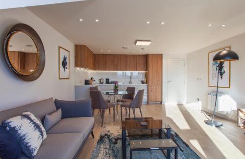 Staines Apartment | Charles Hope Staines Centre