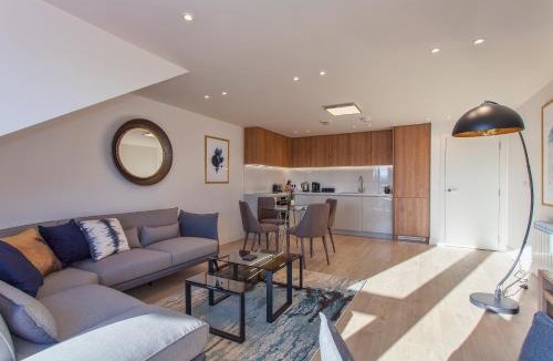 Staines Apartment | Charles Hope Staines Centre
