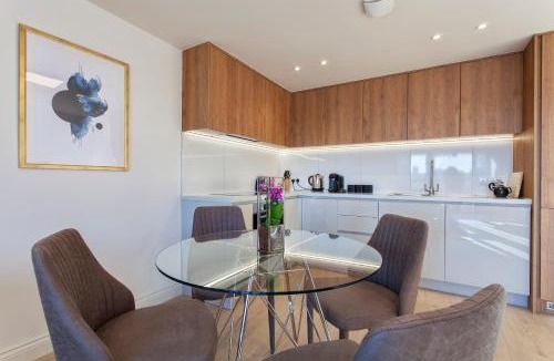 Staines Apartment | Charles Hope Staines Centre