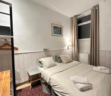 Arsenal Apartment | Charles V Marais Apartment