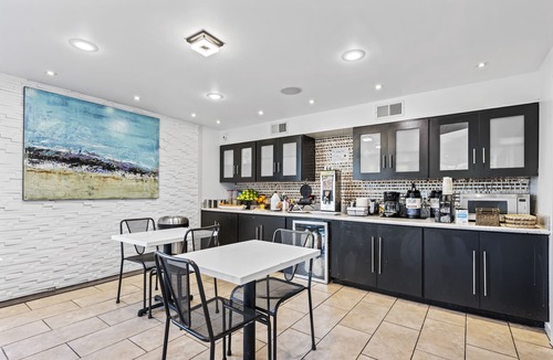 West Ashley Hotel | Charleston Creekside Inn