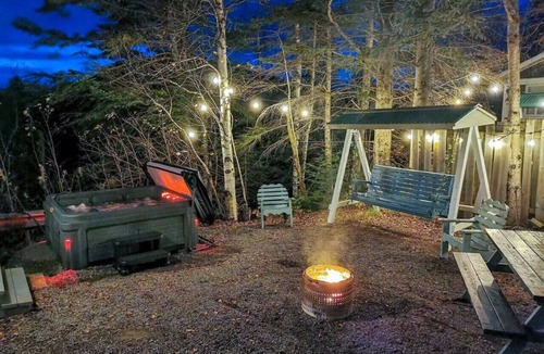 Saint-Tite-des-Caps Ski Chalet | Charlevoix, spa, bbq, fire & nature