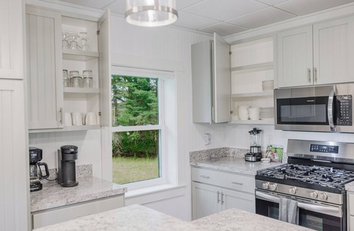 Charlevoix Other | Charlevoix Renovated Farmhouse; optional Event Barn