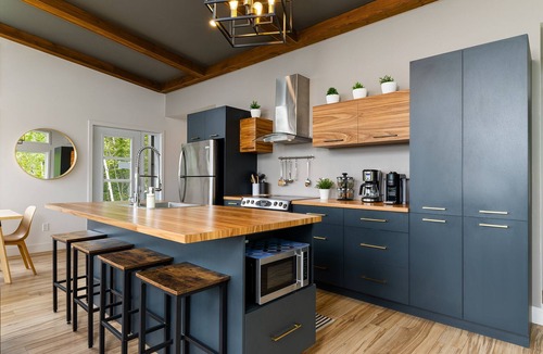 La Malbaie House | Charlevoix River View House: Spa, Firepit & BBQ