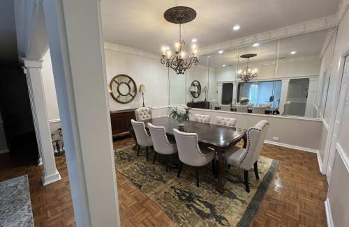 Jacksonville House | Charlie's 19th Hole