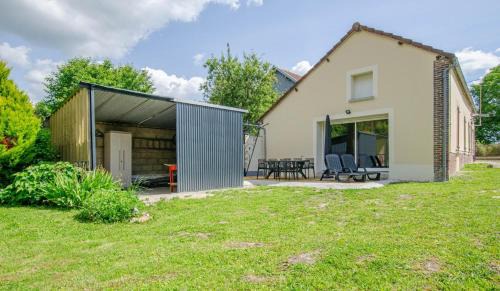 Neuville-sur-Vanne House | Charlie's home