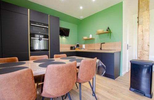 Neuville-sur-Vanne House | Charlie's home