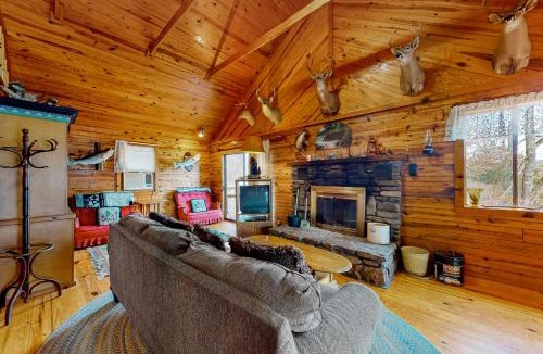 Eureka Springs House | Charlie's Ol' Fishing Cabin