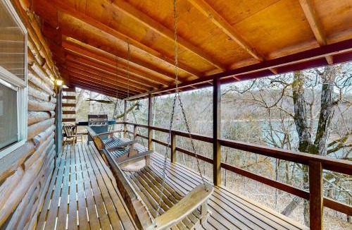 Eureka Springs House | Charlie's Ol' Fishing Cabin