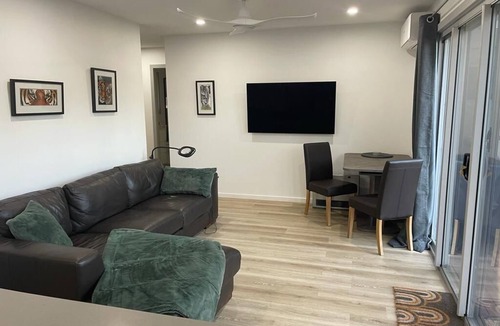 Faulconbridge Cottage | Charlie-vile Romantic spa Escape