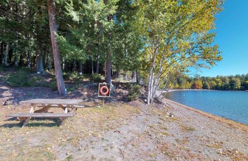 Beaver Cove House | Charloon Cabin