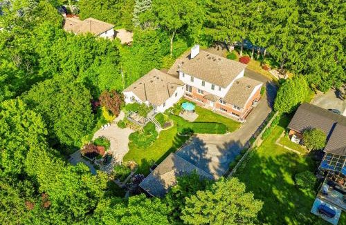 Niagara-on-the-Lake Bed & Breakfast | Charlotte Garden Bed and Breakfast