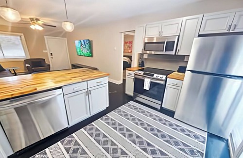 Oakhurst Apartment | Charlotte Haven