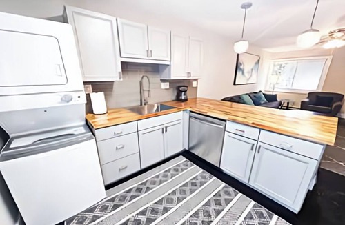 Oakhurst Apartment | Charlotte Haven