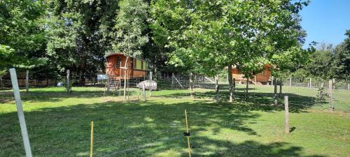Grosbreuil Other | CHARLOTTE LA ROULOTTE
