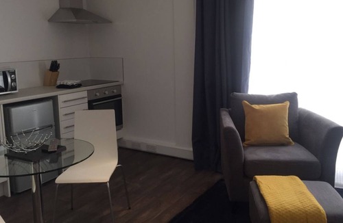 Exeter Apartment | Charlotte Mews Studios