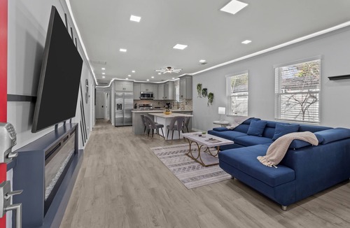 Charlotte House | Charlotte Retreat Luxury 4BR Heaven