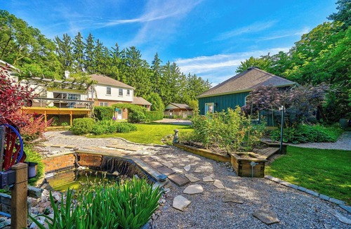 Niagara-on-the-Lake Villa | Charlotte’s Villa – Find Peace Amidst the Town