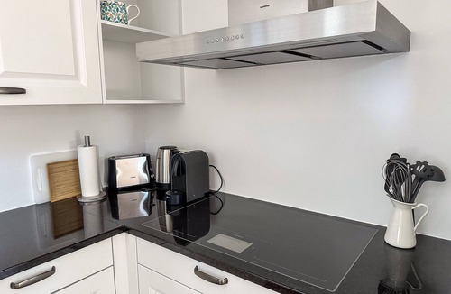 Bourg-en-Lavaux Apartment | Charm and Calm in Grandvaux - Lavaux - Garden Level