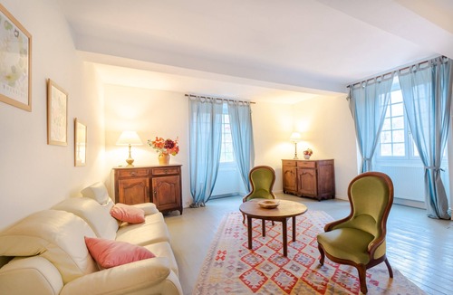 Bourdeilles Apartment | Charm and Elegance Apartment in Bourdeilles