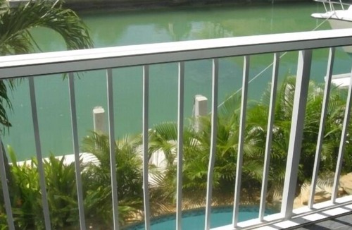 Summerland Key House | charm and private