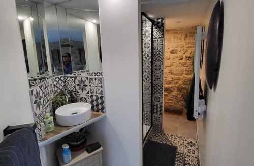 Villeneuve d'Aveyron House | Charm and serenity.