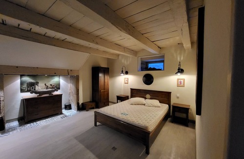 Villeneuve d'Aveyron House | Charm and serenity.