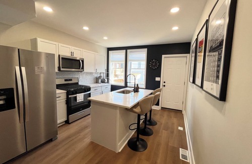 Downtown Baltimore House | Charm City Chic! Patterson Park/Pet friendly