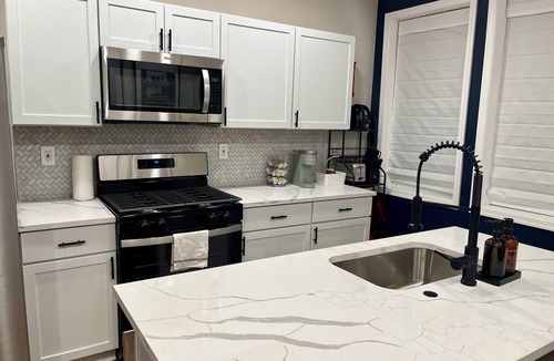 Downtown Baltimore House | Charm City Chic! Patterson Park/Pet friendly