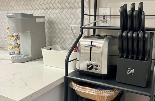 Downtown Baltimore House | Charm City Chic! Patterson Park/Pet friendly